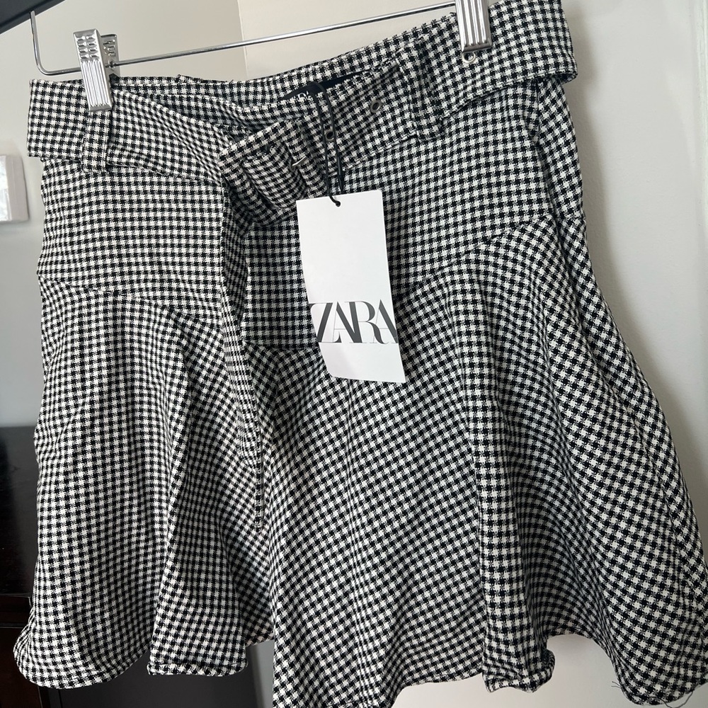 Zara Black/White Plaid Mini Skort With Belt, Size: S (TAG STILL ON)